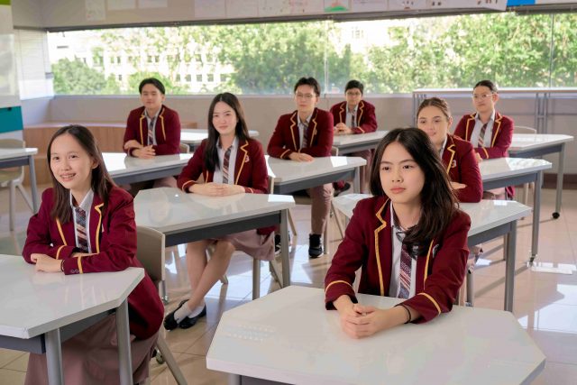 students prepare for chemistry laboratory