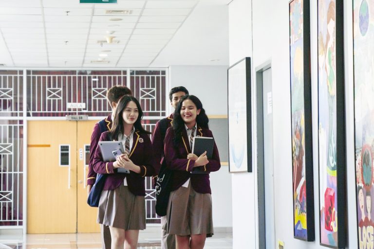 Peer Collaboration in the IB Diploma Programme: Enhancing Learning Through Teamwork