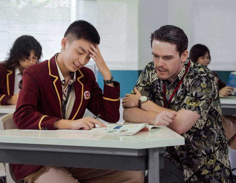 Sifat Logaritma dalam Matematika: Konsep, Contoh, dan Tips Cepat Memahaminya