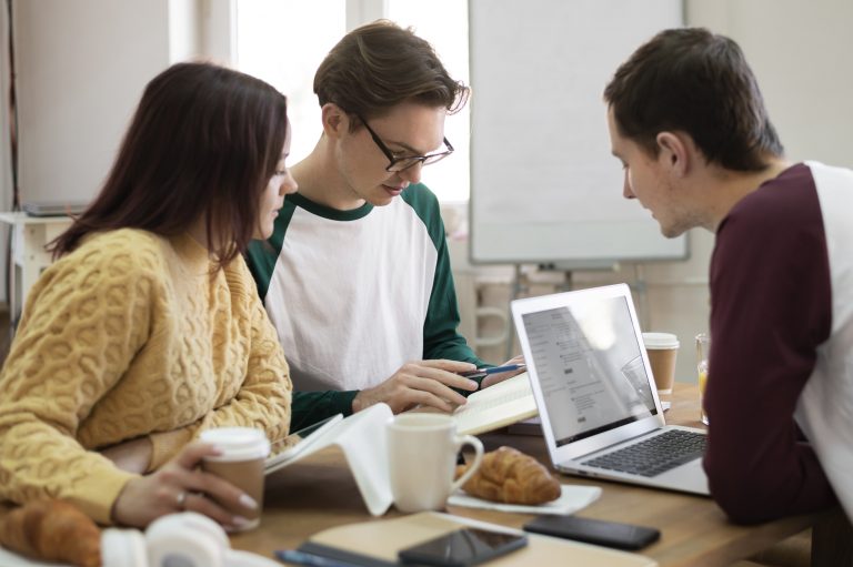 Top Tips for Ivy League University Preparation: Portfolio & University Counselor’s Role